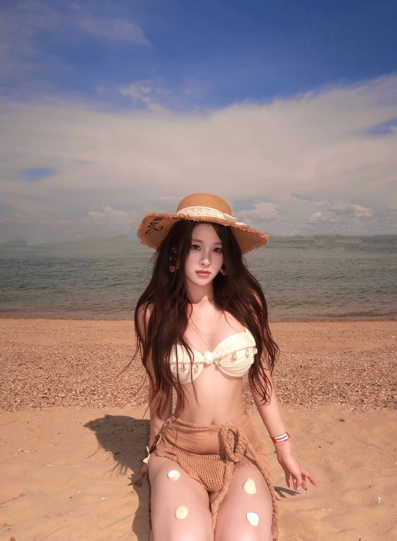 Thần sắc rạng rỡ ảnh gái xinh bikini tạo thiện cảm