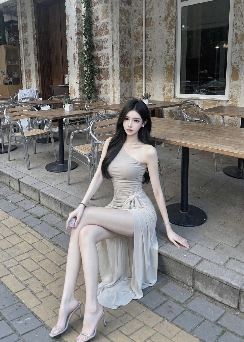 Thần thái nhẹ nhàng của gái xinh tóc dài cuốn hút