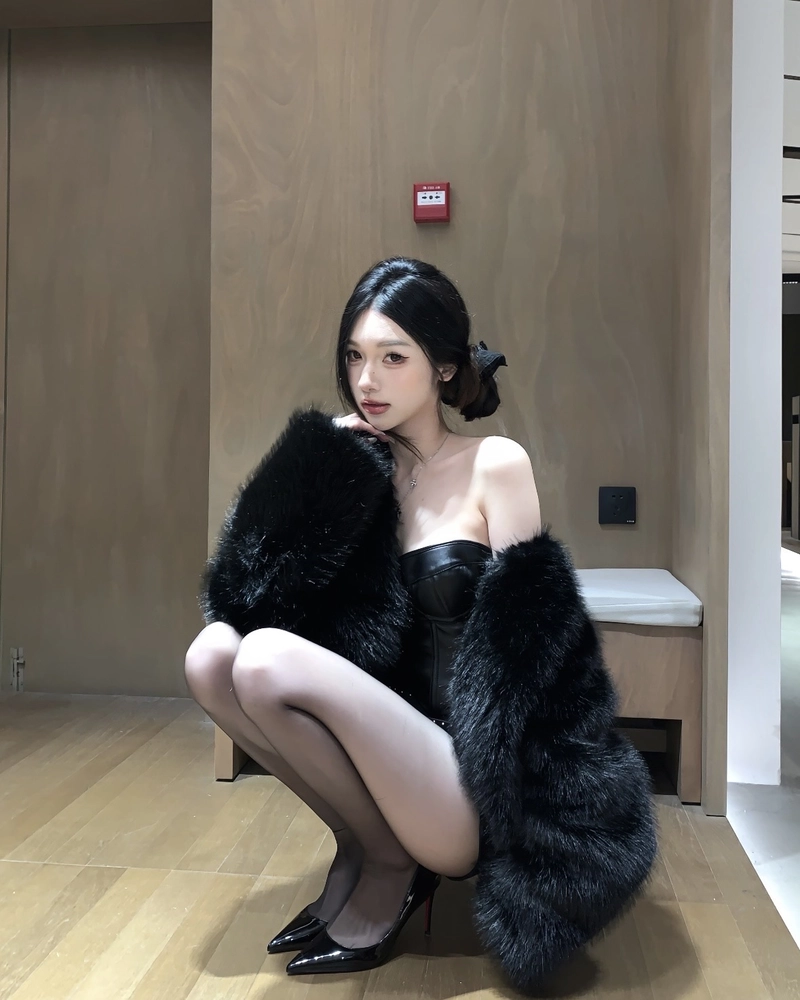 Thần thái tự tin gái xinh 9x cuốn hút ánh nhìn