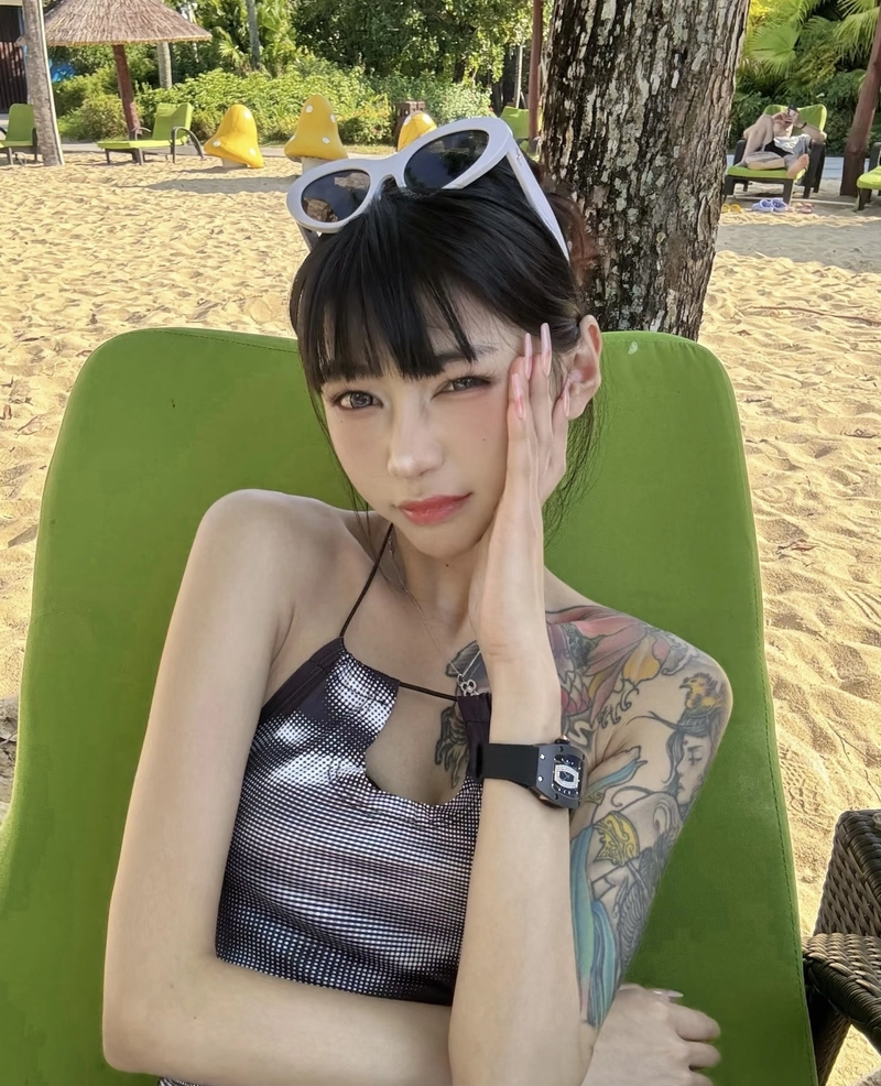 Vẻ đẹp cá tính của cô gái xinh với tattoo nghệ thuật