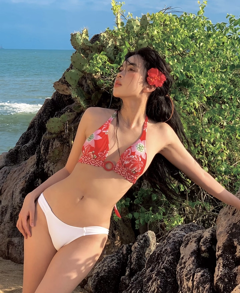 Vẻ đẹp gợi cảm ảnh gái xinh bikini thu hút ánh nhìn