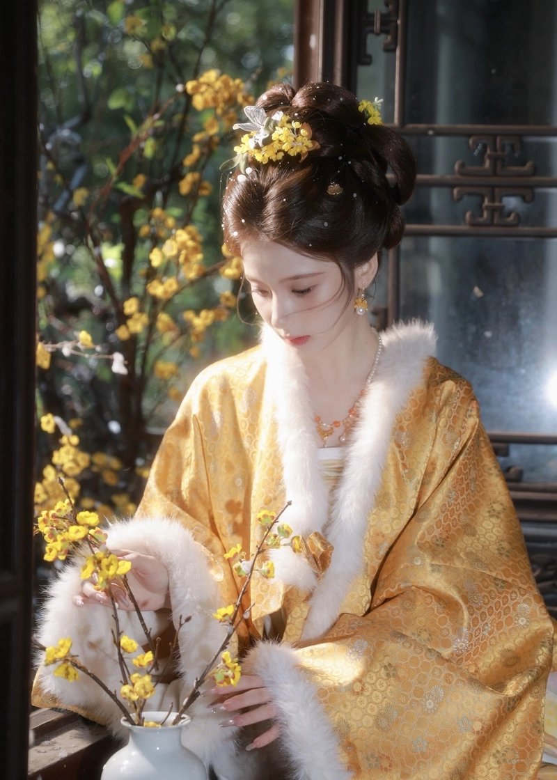 Vẻ đẹp nền nã ảnh gái xinh cổ trang mang nét dịu dàng