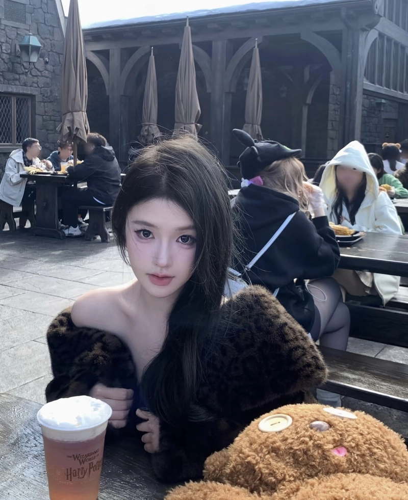 Vẻ đẹp tự nhiên của gái xinh 18 tuổi tạo cảm giác cuốn hút