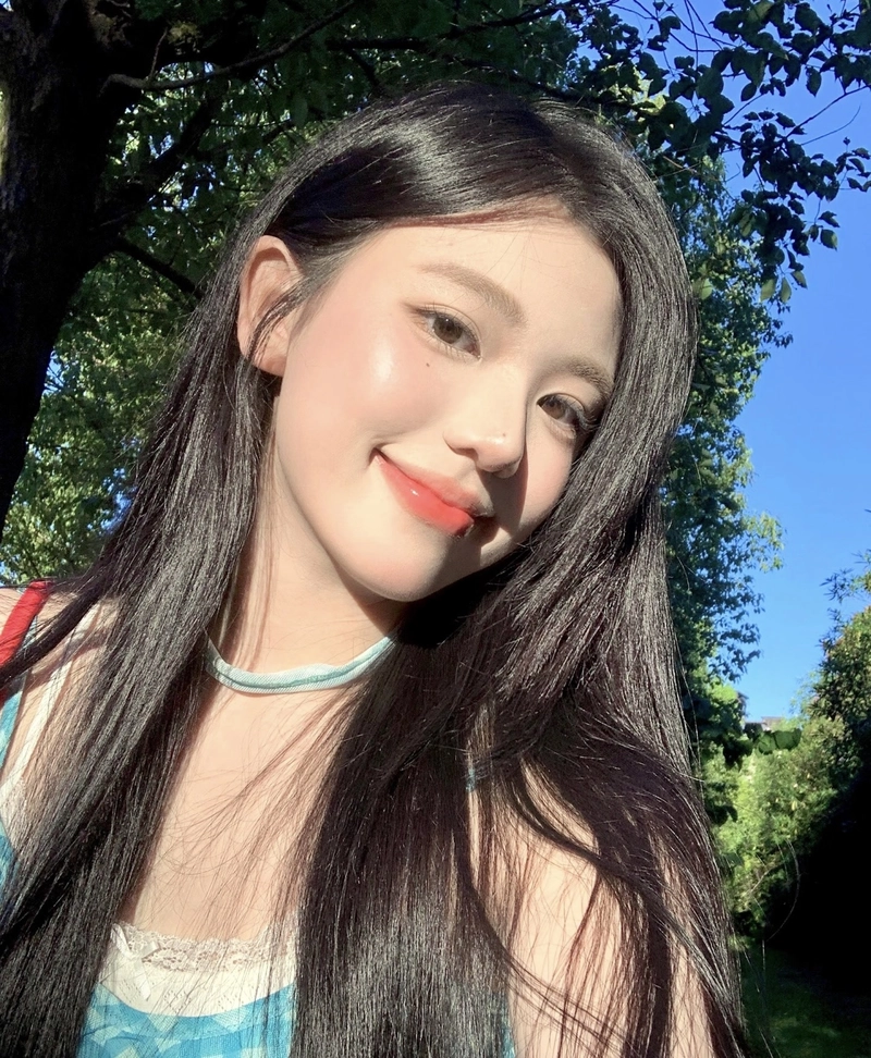 Vẻ ngoài ưa nhìn của gái xinh 18 tuổi gây chú ý