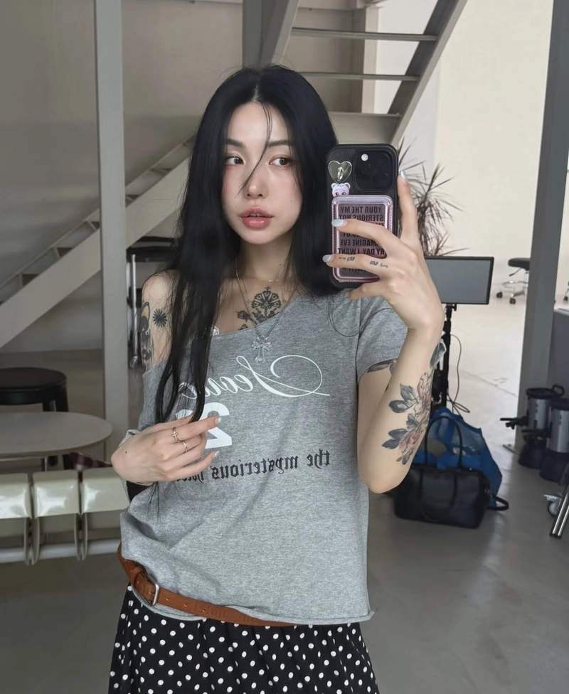 Visual mạnh mẽ của girl xinh có hình xăm đẹp