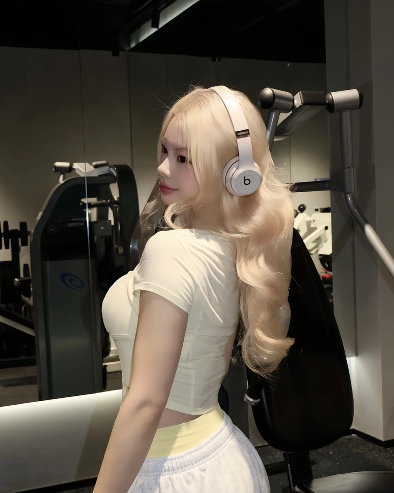 Vóc dáng đẹp ảnh gái xinh tập gym khỏe khoắn