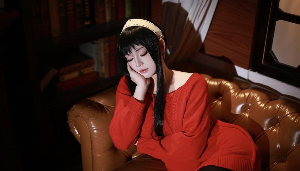 Yor Forger cosplay thumbnail