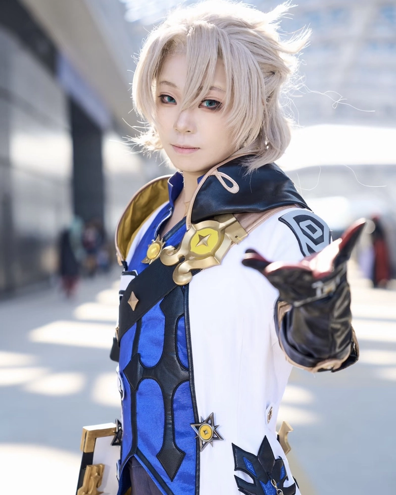 Albedo cosplay phong vị bí ẩn mang nét cuốn hút đặc trưng