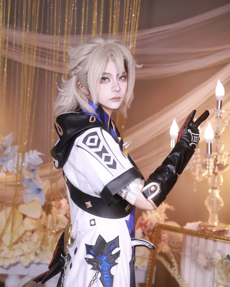 Ảnh Albedo cosplay khí chất nhẹ nhàng nhưng đầy bí ẩn