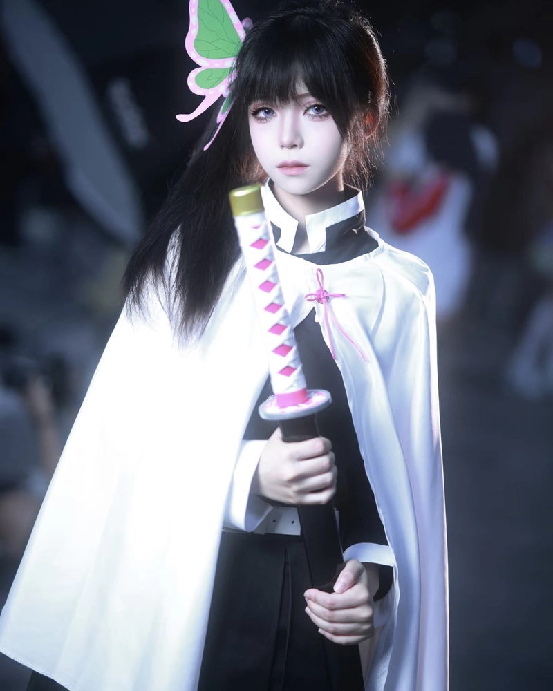 Ảnh Cosplay Kanao biểu hiện dịu dàng tạo vẻ đẹp nổi bật