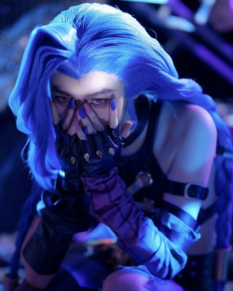 Ảnh Jinx cosplay tạo hình game thủ đầy chất phá cách