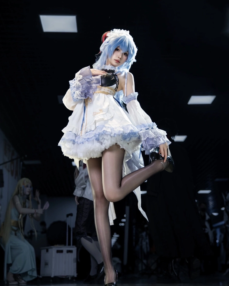 Ảnh gái xinh cosplay Genshin Impact biểu cảm đáng yêu cực nổi bật