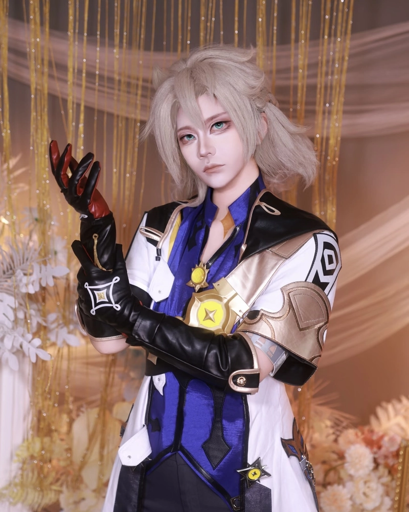 Cosplay Albedo biểu hiện kín đáo nhưng rất có chiều sâu