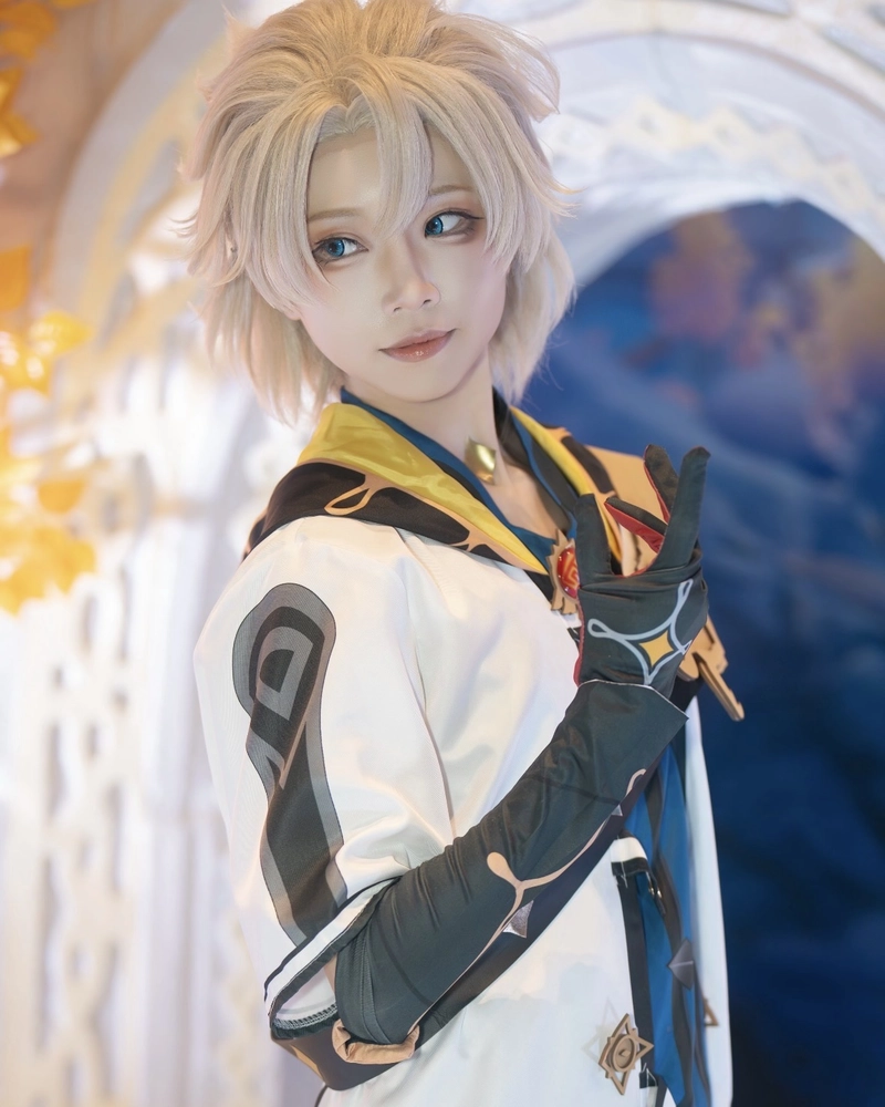 Cosplay Albedo mang nét quý tộc đầy tinh tế cuốn hút