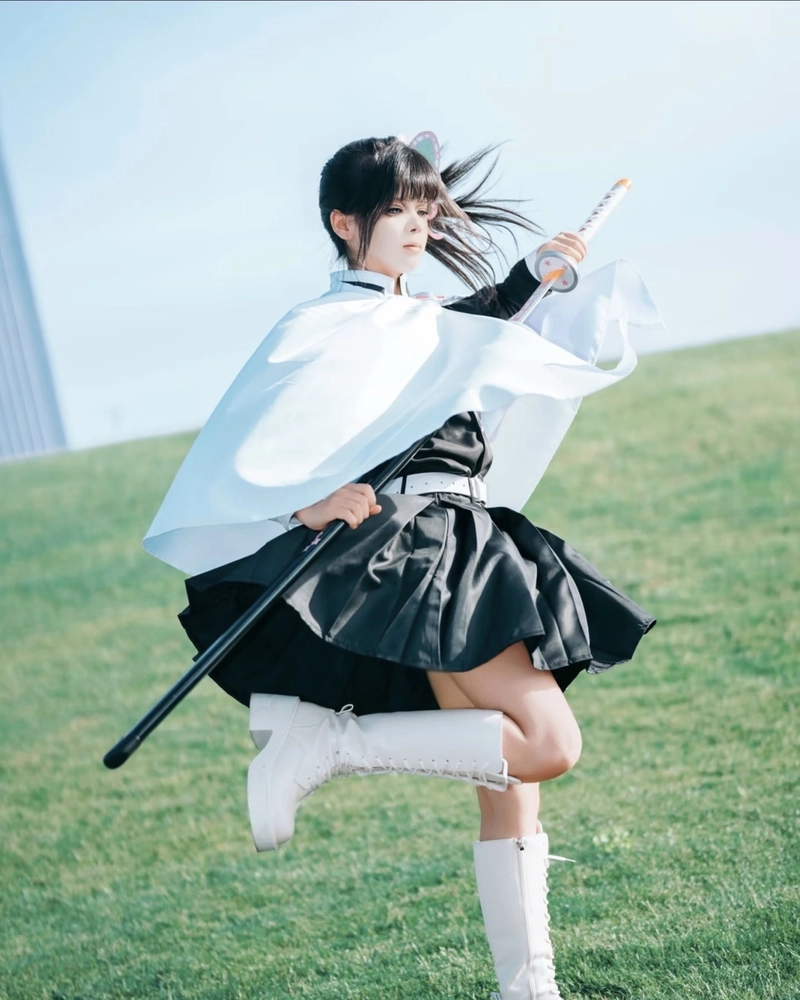 Cosplay Kanao thần sắc bình thản nhưng đầy chiều sâu