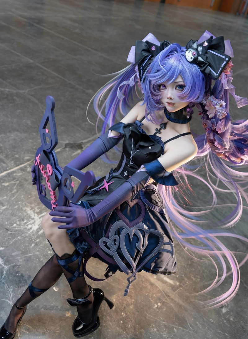 Cosplay Kurumi trang phục nổi bật đầy cuốn