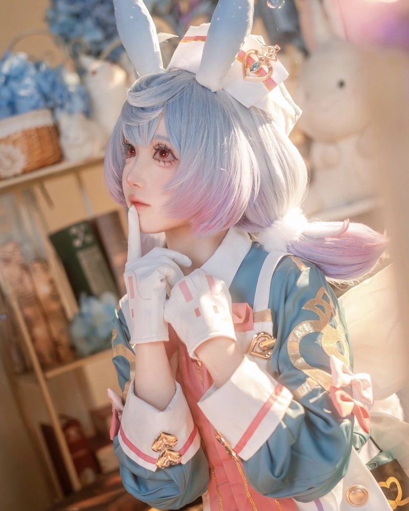 Gái xinh cosplay Genshin Impact ánh mắt sắc sảo cực kỳ bắt mắt