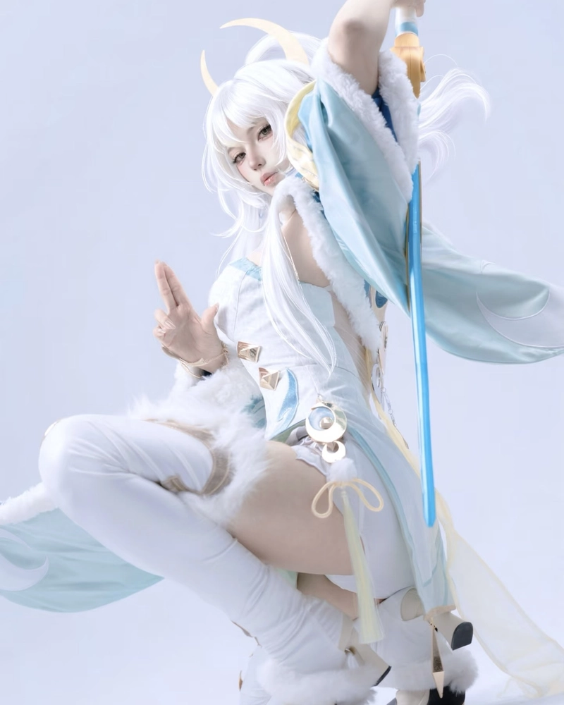 Gái xinh cosplay Genshin Impact ánh nhìn sâu đầy nét cuốn hút