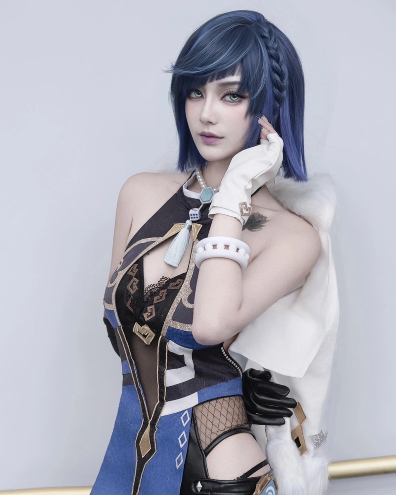 Gái xinh cosplay Genshin Impact biểu cảm tự nhiên cực kỳ bắt mắt