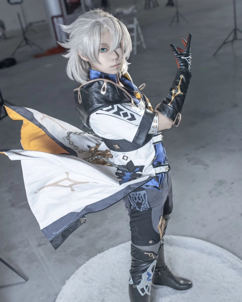 Hình Albedo cosplay tạo hình chuẩn nguyên tác cực kỳ nổi bật