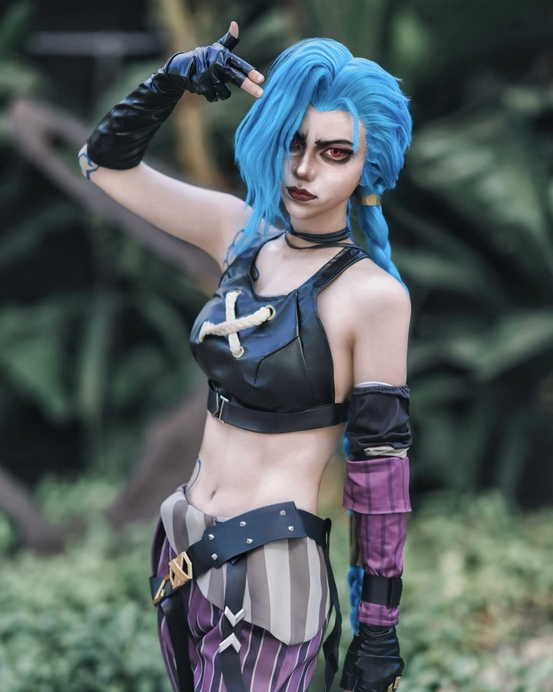 Hình Jinx cosplay mang nét cá tính cực kỳ mạnh mẽ