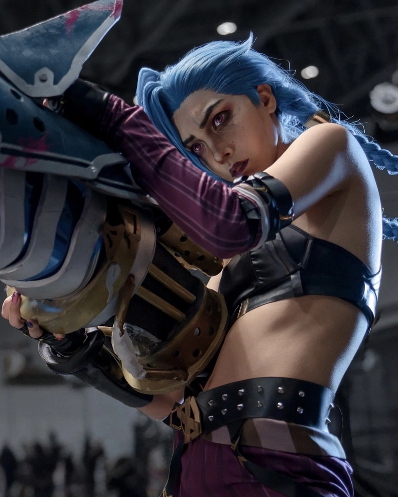 Hình Jinx cosplay thần thái tự do đầy nét nổi loạn