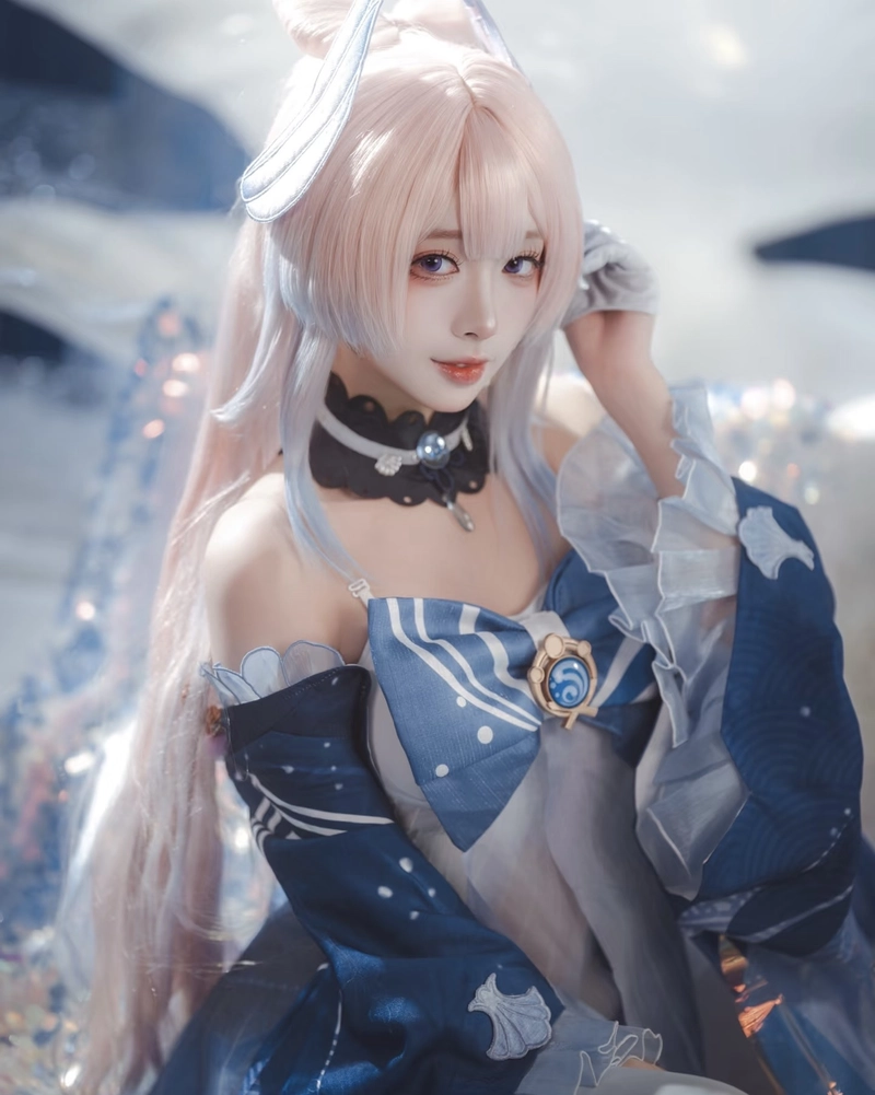 Hình gái xinh cosplay Genshin Impact thần thái thanh lịch nổi bật