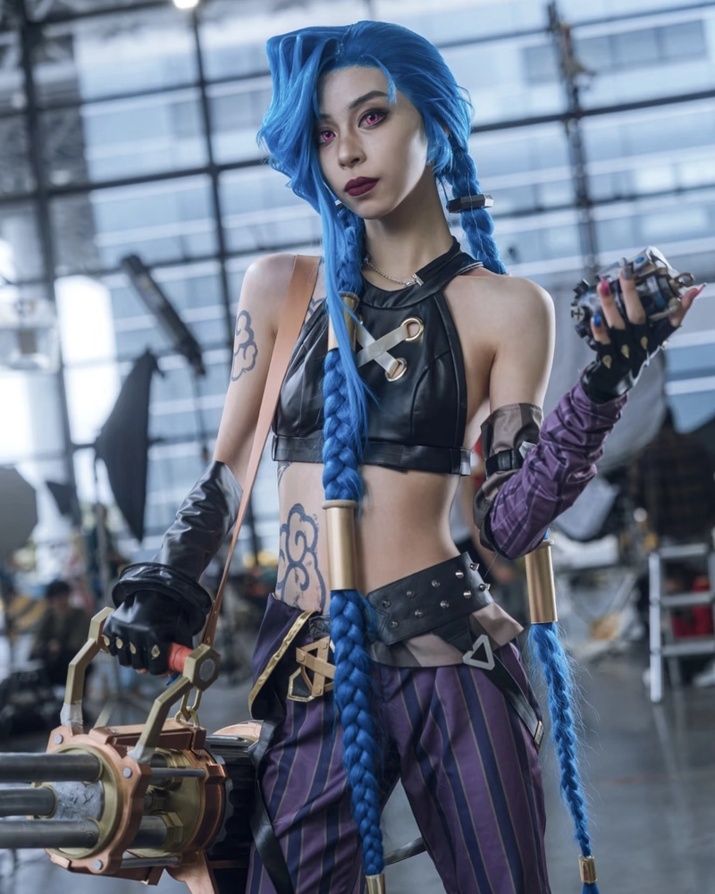 Jinx cosplay biểu cảm quái chiêu đầy nét hấp dẫn riêng