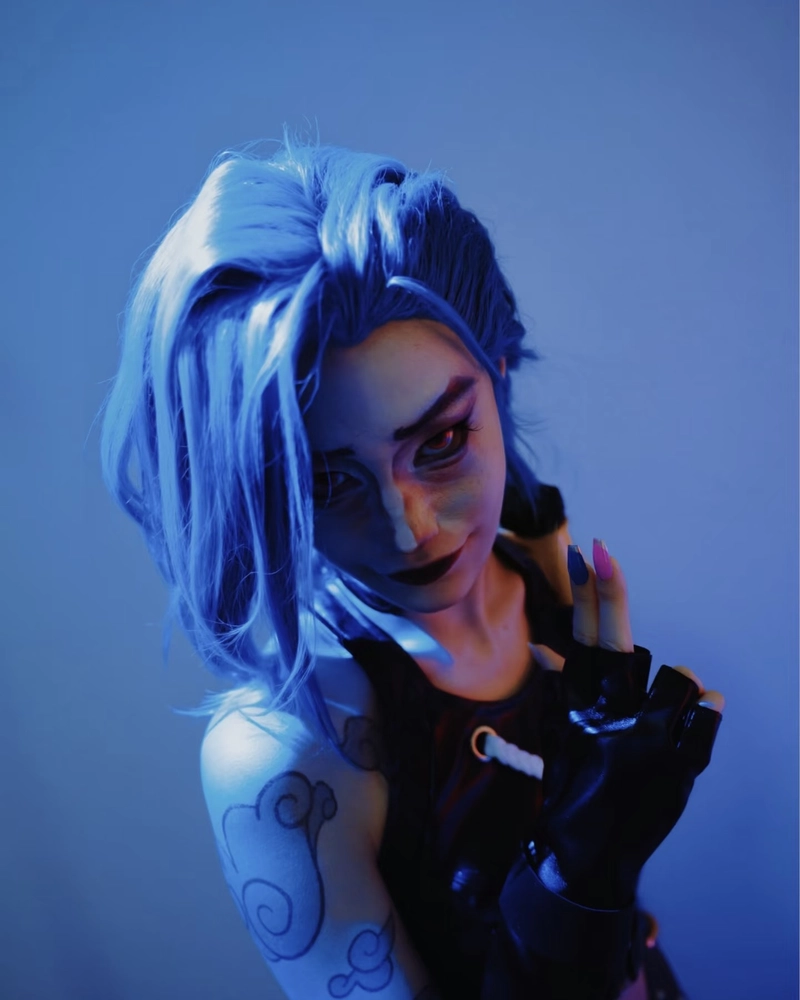 Jinx cosplay tạo vẻ ngoài dị biệt cực kỳ nổi bật
