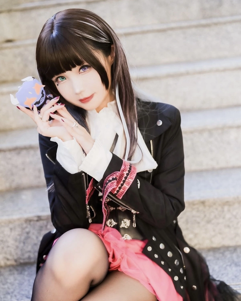 Neneko cosplay gợi cảm giác năng động đầy màu sắc tươi sáng