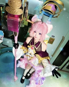 Neneko cosplay outfit mèo nhỏ tạo cảm giác tinh nghịch