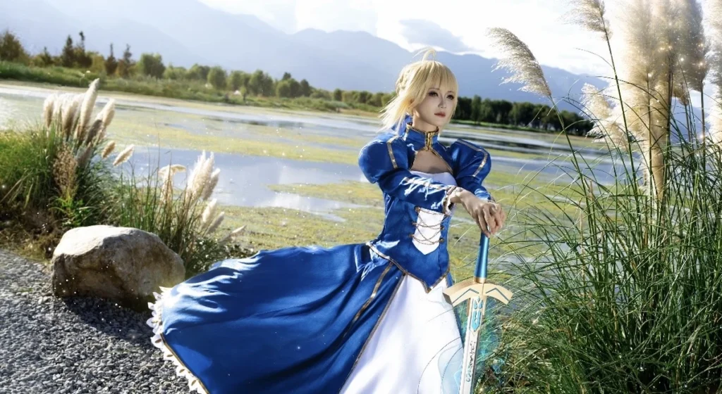 ảnh Saber cosplay thumbnail