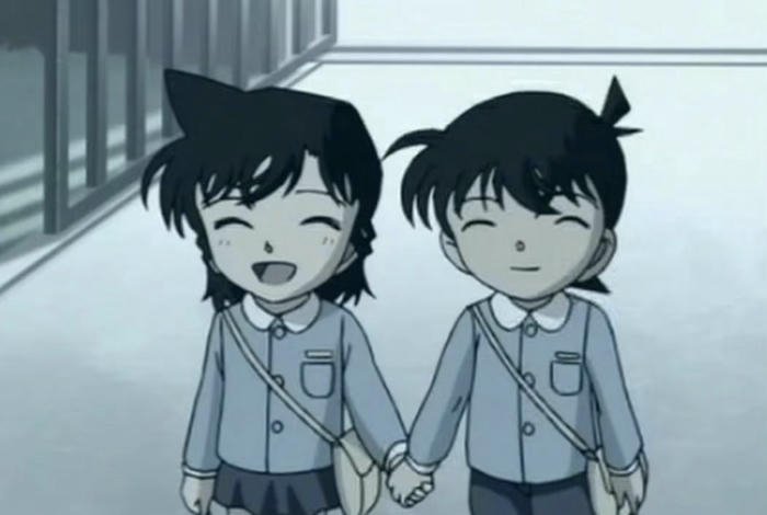ảnh anime nắm tay hai người gần nhau