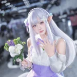 ảnh cosplay Emilia thumbnail