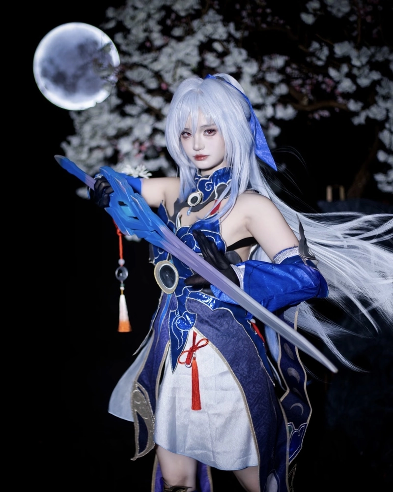 Ảnh Jingliu cosplay trong tạo hình giàu sức hút