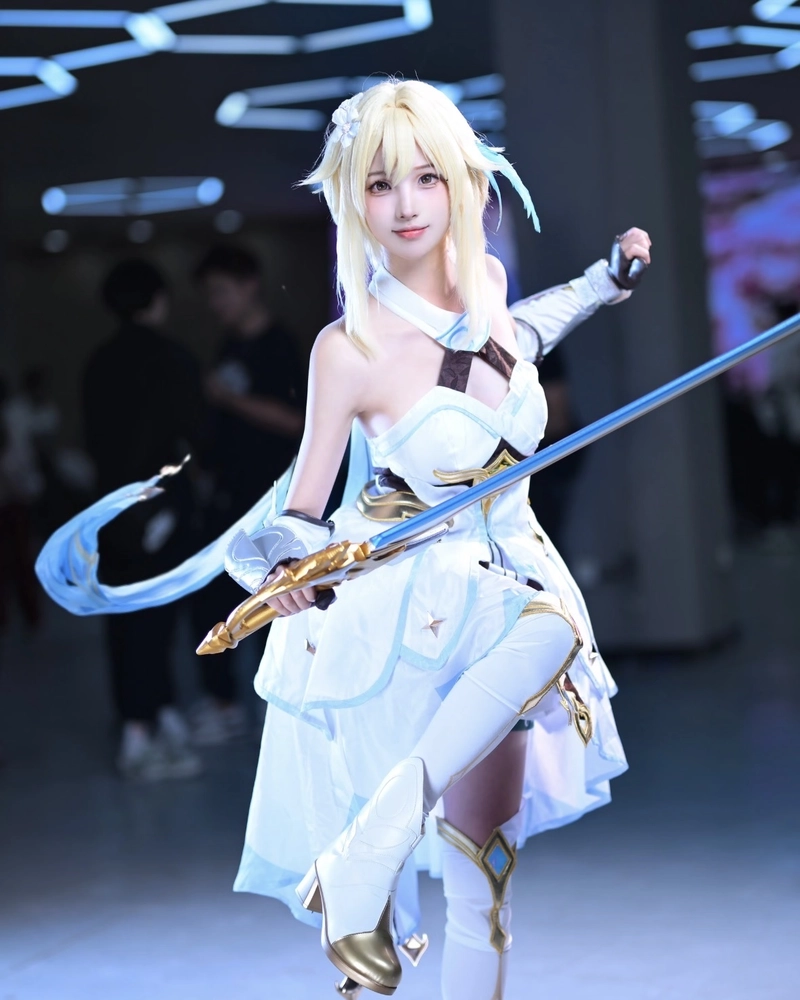 Ảnh Lumine cosplay mang vẻ ngoài tươi mới đầy sức sống