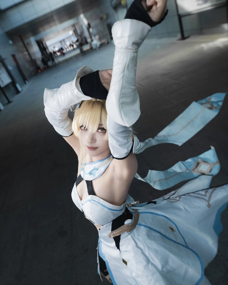 Ảnh Lumine cosplay sở hữu vẻ ngoài tỏa sáng tự nhiên