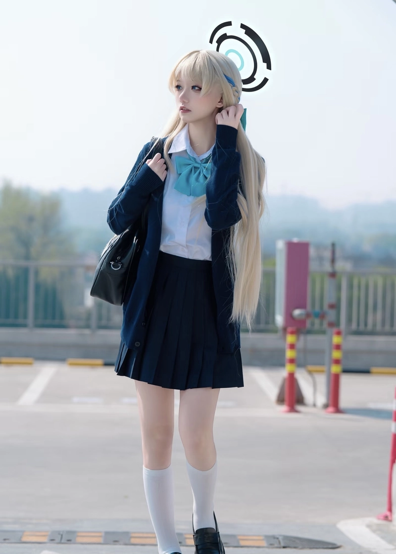 Ảnh cosplay Asuma Toki mang vẻ đẹp hiện đại thanh lịch