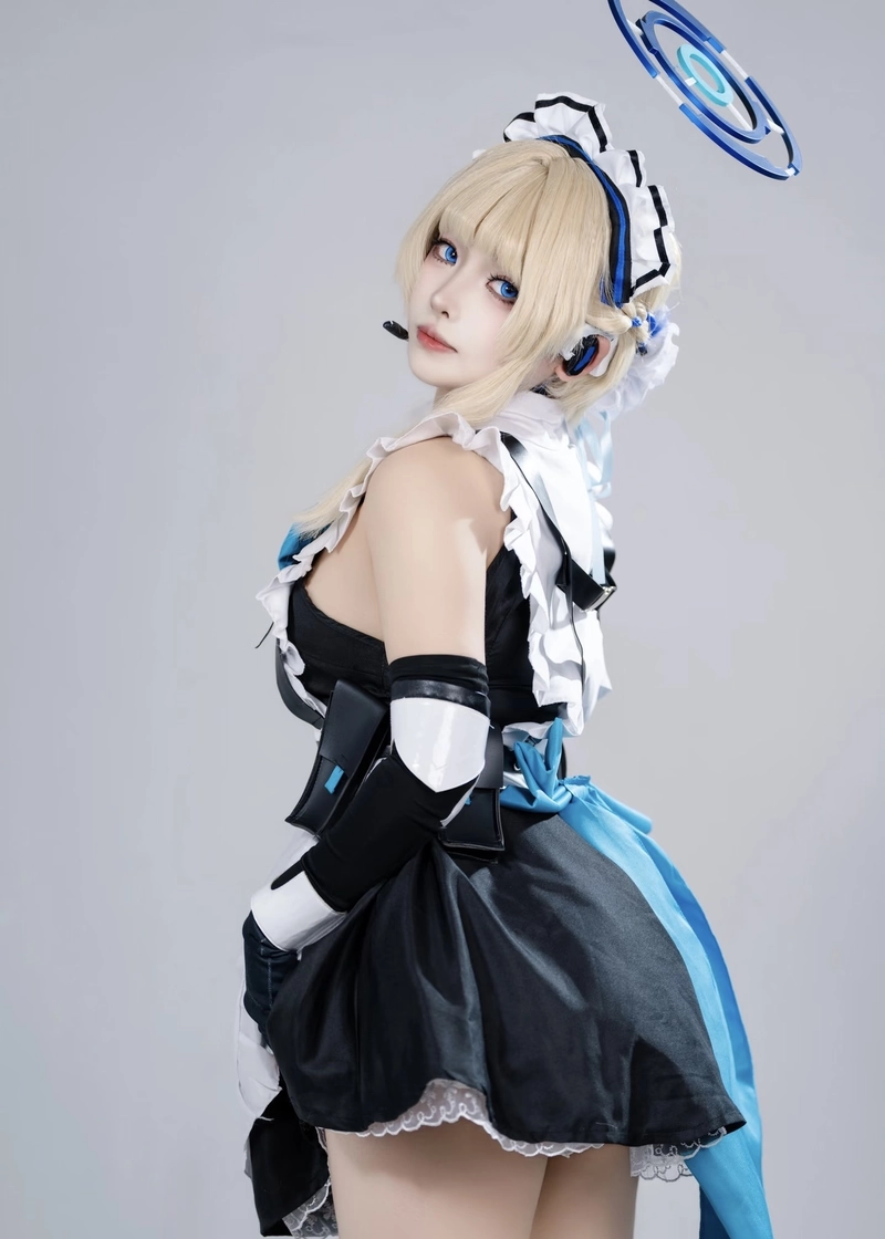 Ảnh cosplay Asuma Toki trong tạo hình đậm chất tương lai