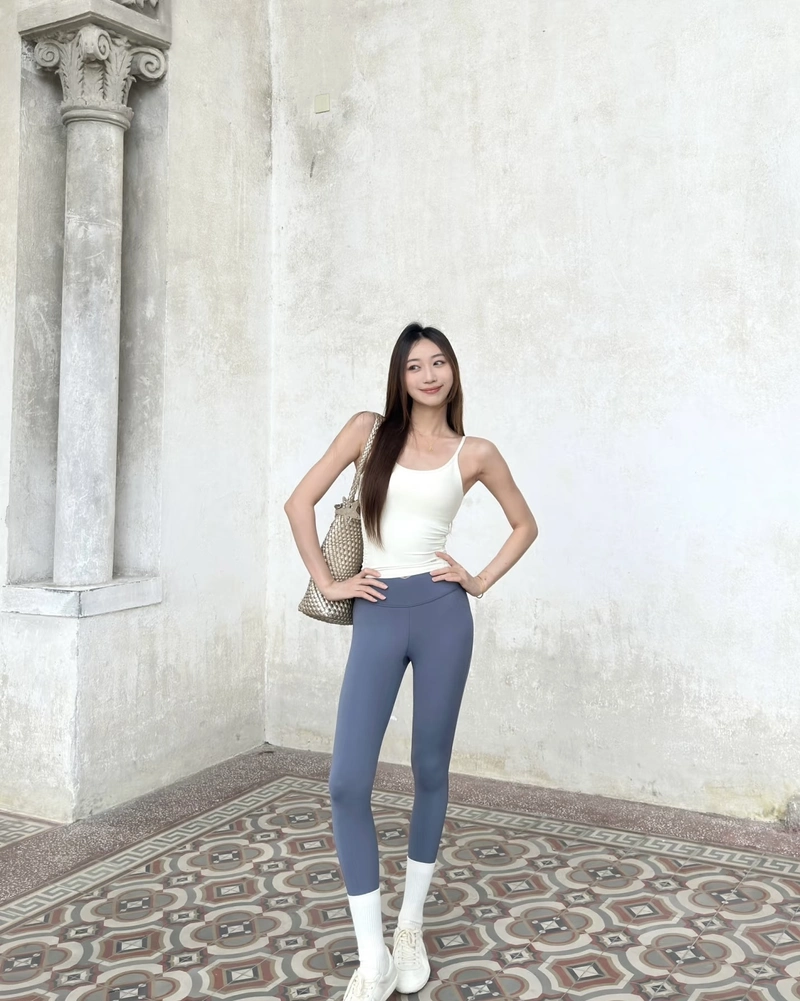 Ảnh gái xinh mặc quần legging cùng phong cách đầy cá tính