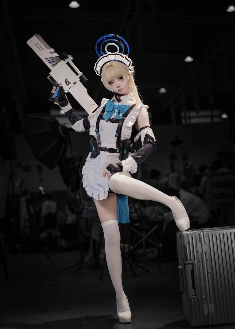 Bức ảnh cosplay Asuma Toki trong bộ váy hầu gái