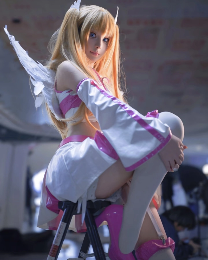Bức ảnh cosplay Liliel cùng ánh nhìn đầy sức hút
