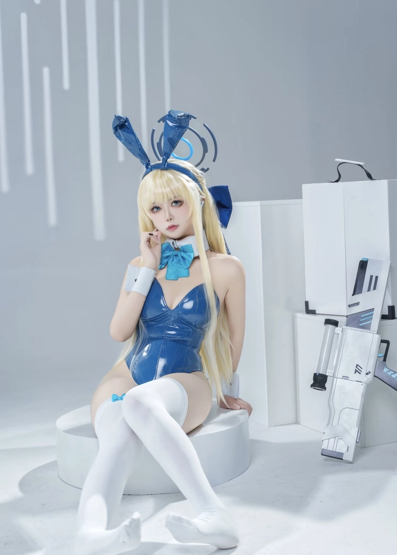 Bức hình cosplay Asuma Toki với chi tiết tai cơ khí