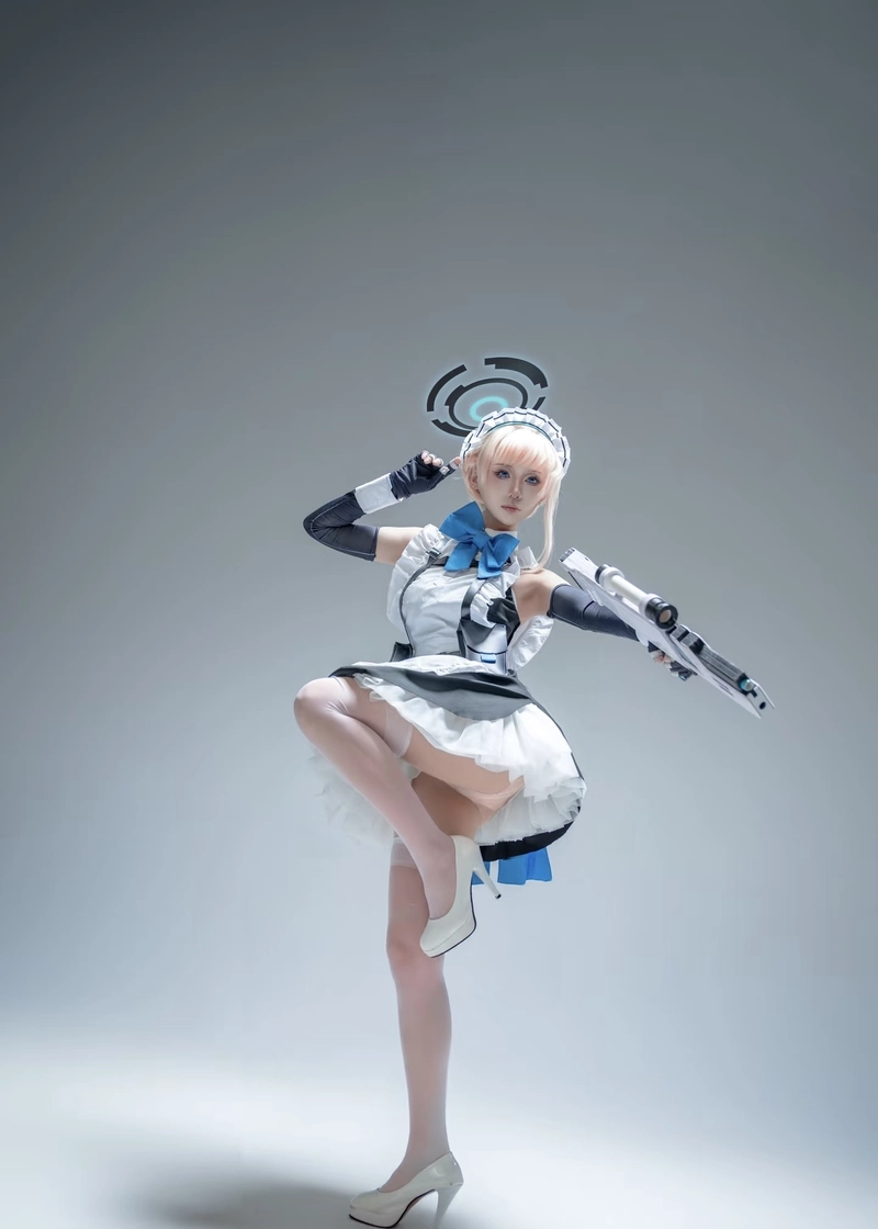 Bức hình cosplay Asuma Toki với vẻ ngoài bình tĩnh