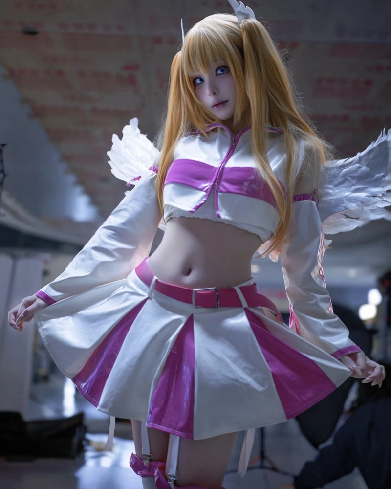 Bức hình cosplay Liliel cùng thần sắc cuốn hút tự nhiên