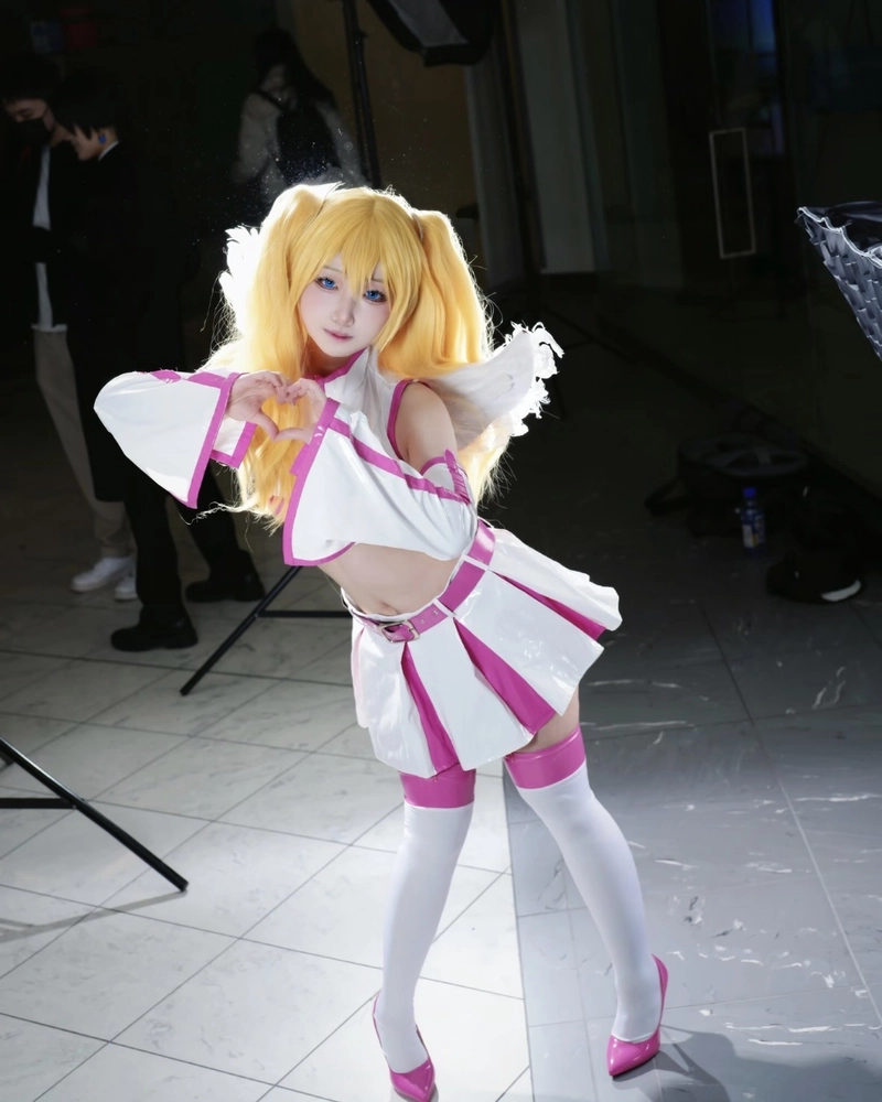 Bức hình cosplay Liliel cùng vẻ ngoài cuốn người xem