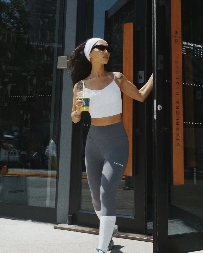 Gái xinh mặc quần legging sở hữu khí chất đầy cuốn hút