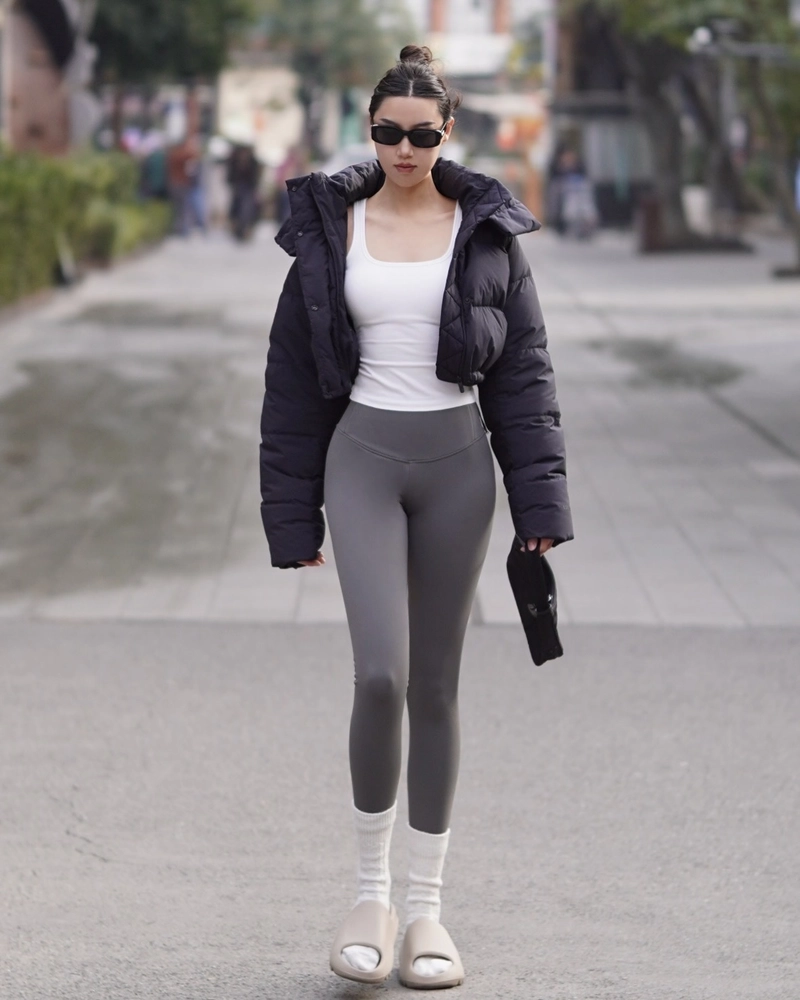 Gái xinh mặc quần legging sở hữu ngoại hình đầy hấp dẫn