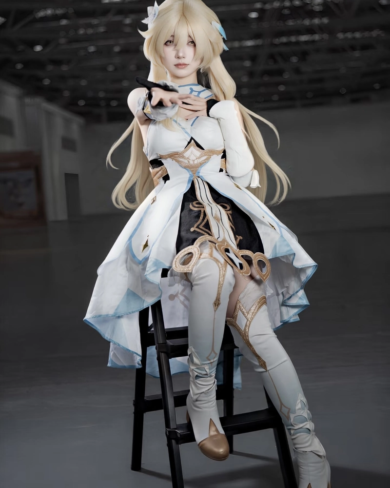 Hình Lumine cosplay mang cảm giác dịu êm thư thái