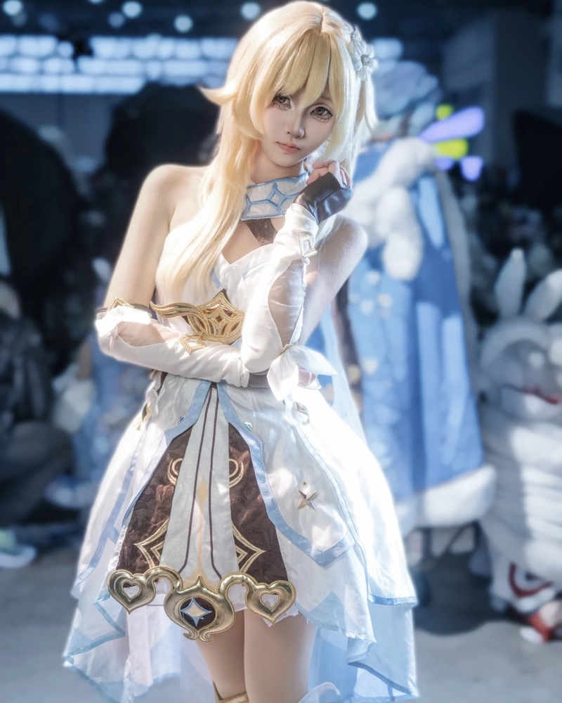 Hình ảnh Lumine cosplay với nhan sắc ngọt ngào tự nhiên